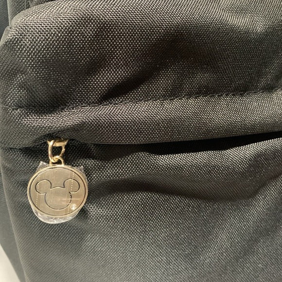 Disney Mickey Mouse Insulated Cooler Backpack 24 Can Capacity Black NWT - Picture 5 of 14